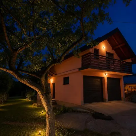 Sweet House, 2 Bedrooms, Free Parking, Near Sarajevo & Jahorina 아파트 *