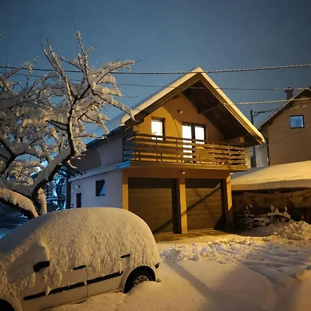 Sweet House, 2 Bedrooms, Free Parking, Near Sarajevo & Jahorina 아파트 페일