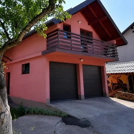 Sweet House, 2 Bedrooms, Free Parking, Near Sarajevo & Jahorina Pale