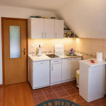 Daire Sweet House, 2 Bedrooms, Free Parking, Near Sarajevo & Jahorina Pale